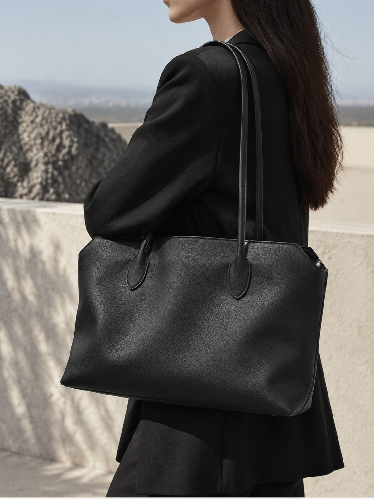 Minimal Leather Tote Bag - Black